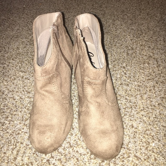 Brown suede booties - Picture 2 of 6